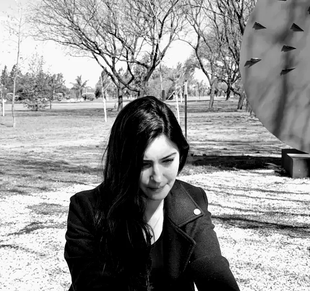 Socia de MOTIF trabajando al aire libre